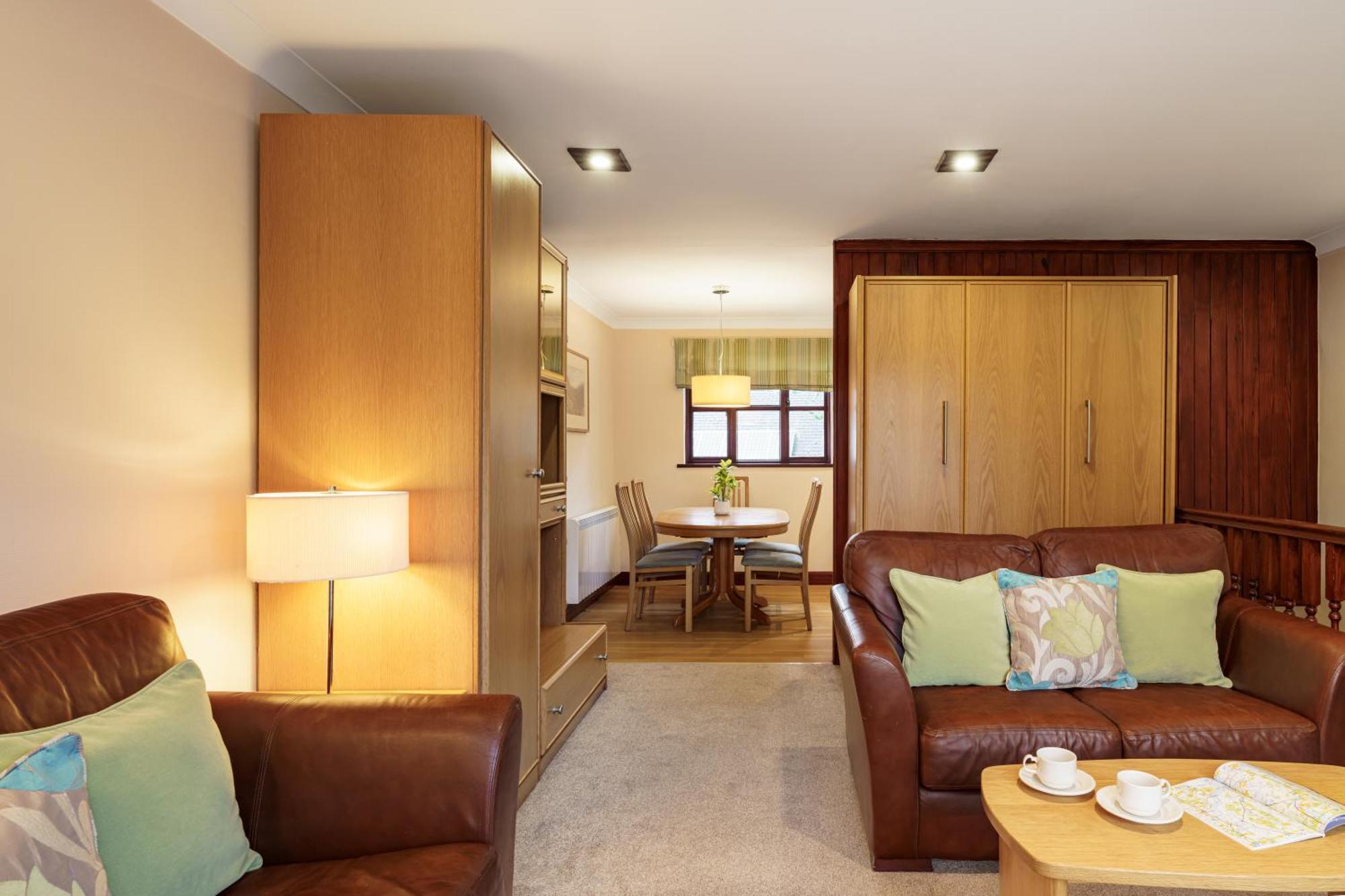 2 Bedroom Lake District Cottage At Windermere Marina Village Боунес-он-Уиндермер Экстерьер фото
