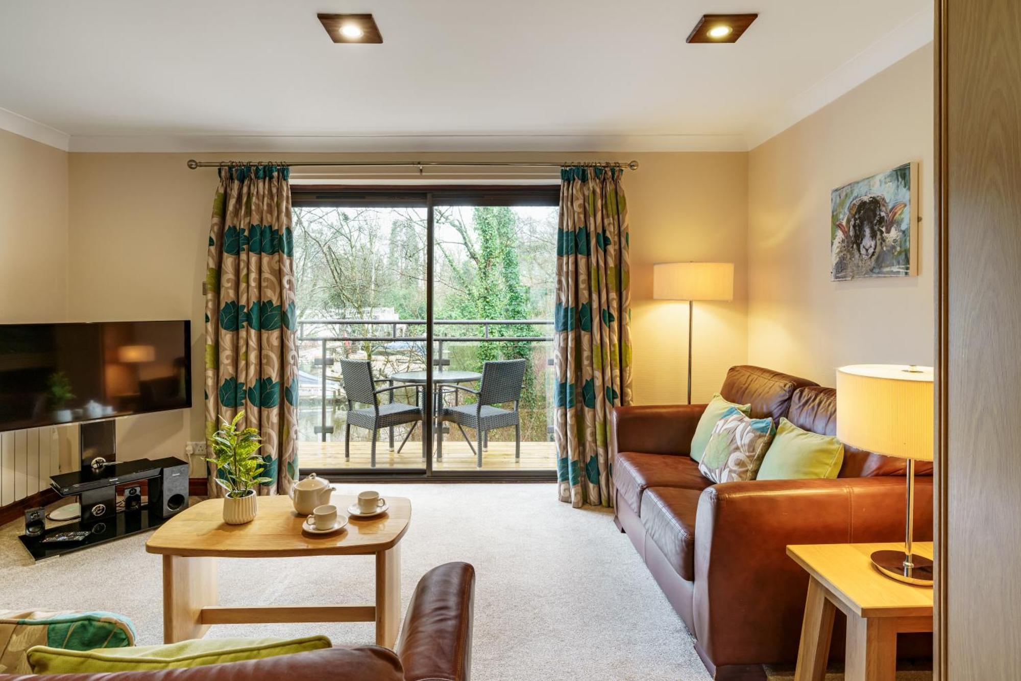 2 Bedroom Lake District Cottage At Windermere Marina Village Боунес-он-Уиндермер Экстерьер фото