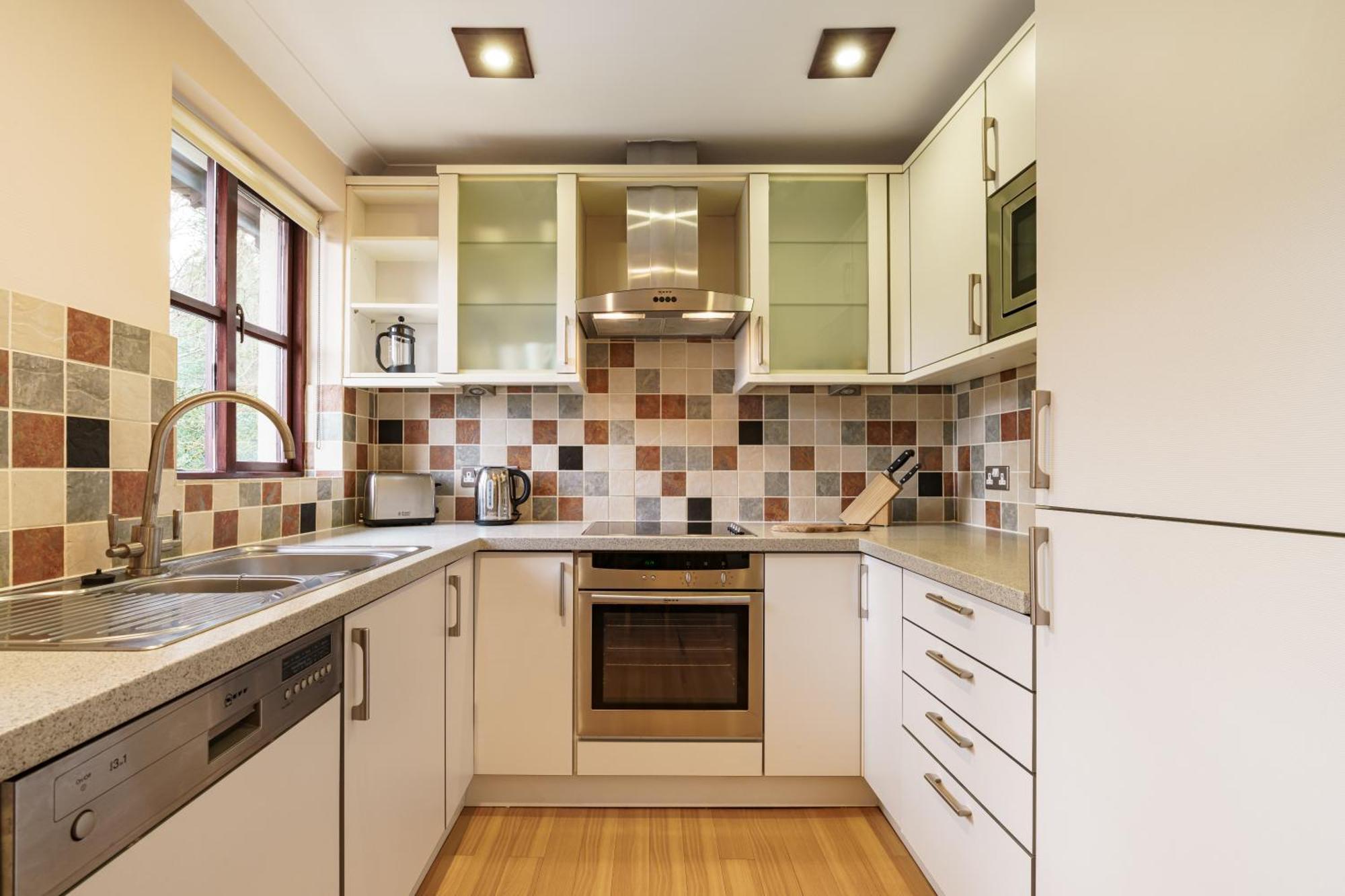 2 Bedroom Lake District Cottage At Windermere Marina Village Боунес-он-Уиндермер Экстерьер фото